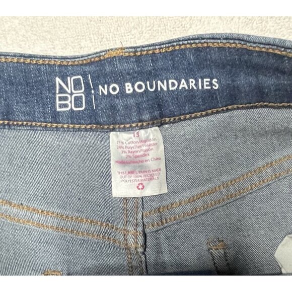 NEW No Boundaries Super High Rise Juniors Denim Blue Jean Shorts Size 13 NWT - Picture 3 of 3